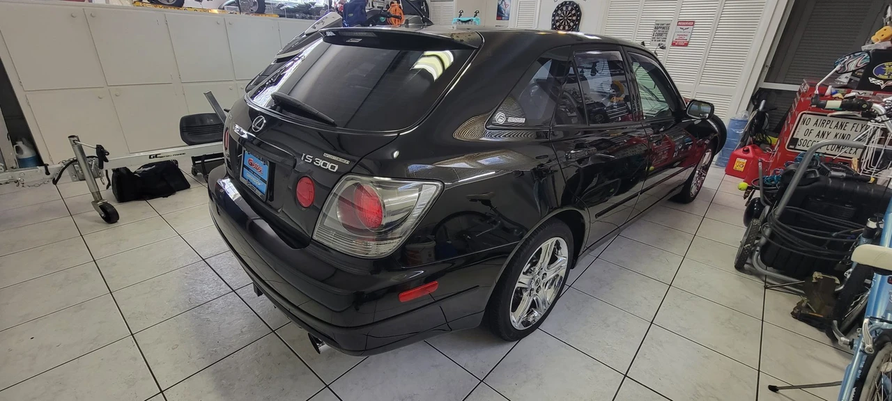 2002 Lexus IS 1st Gen - Image 13 of 31