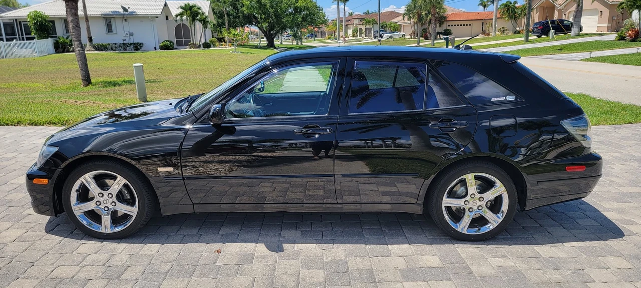 2002 Lexus IS 1st Gen - Image 9 of 31