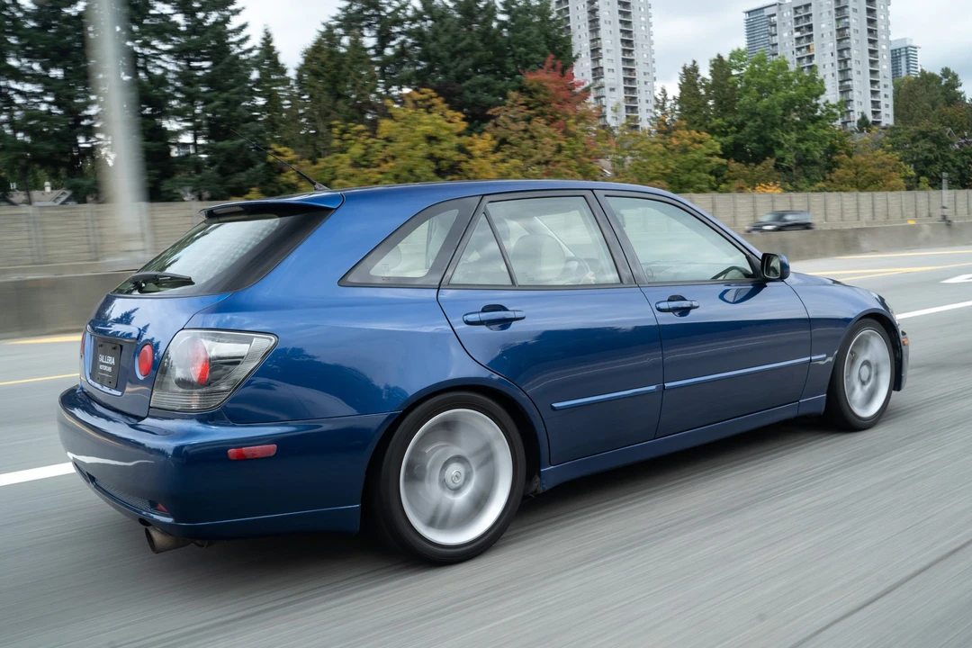 2002 Lexus IS 1st Gen - Image 25 of 31
