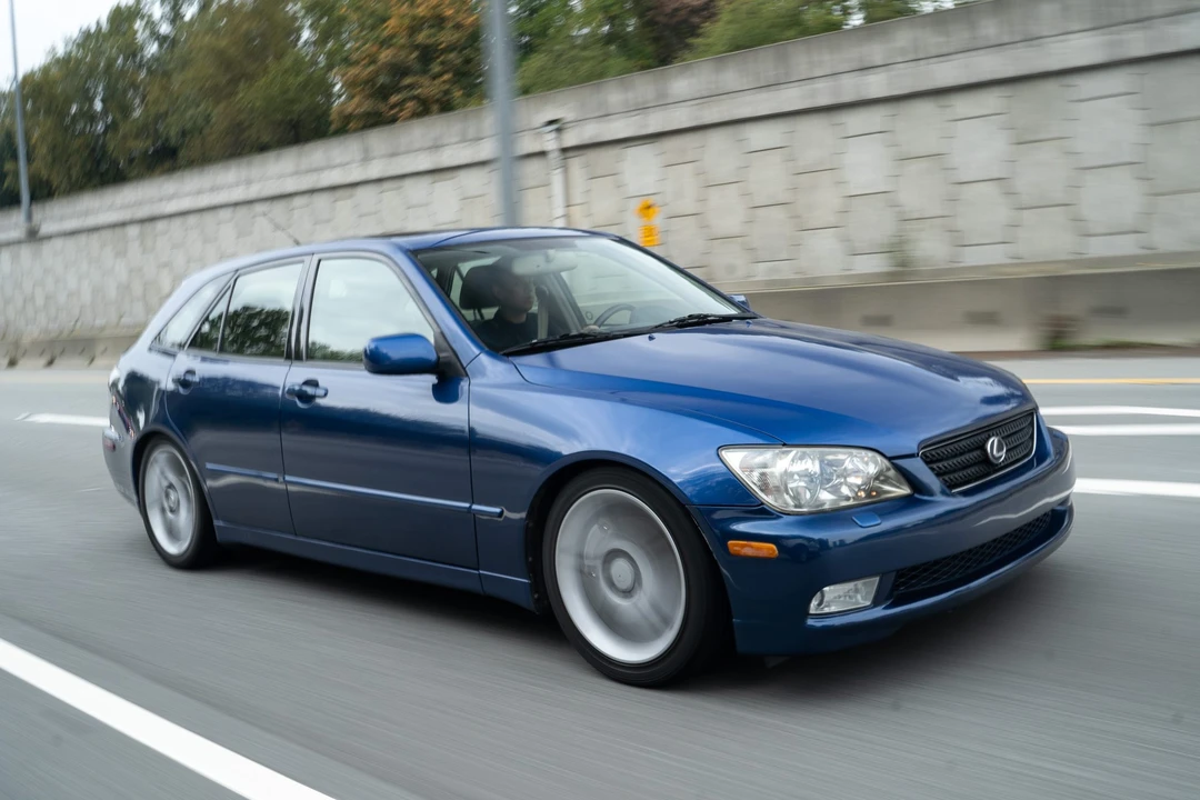 2002 Lexus IS 1st Gen - Image 10 of 31
