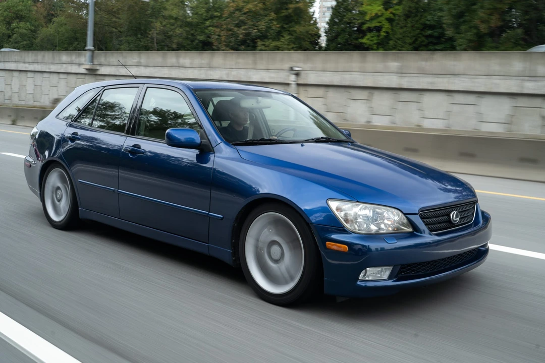 2002 Lexus IS 1st Gen - Image 13 of 31