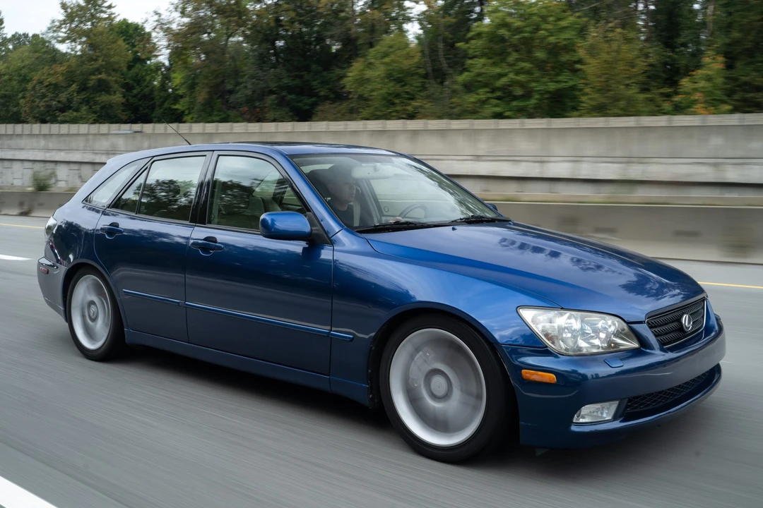2002 Lexus IS 1st Gen - Image 15 of 31