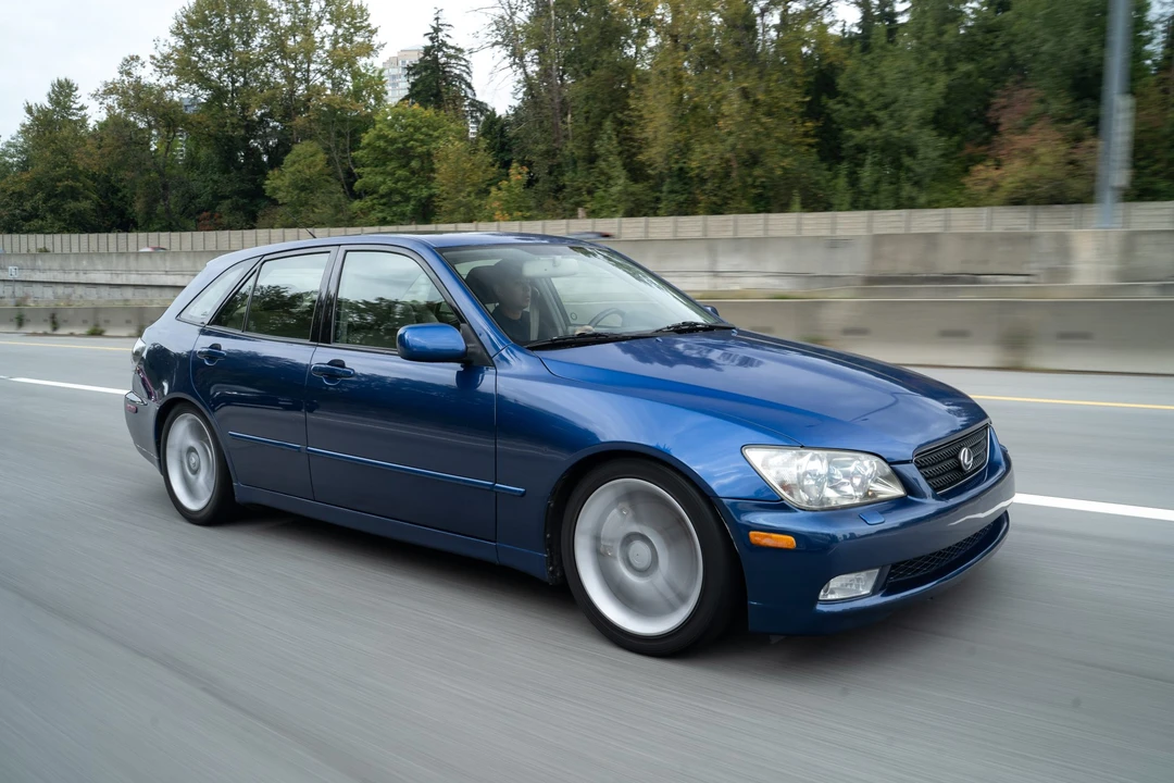 2002 Lexus IS 1st Gen - Image 21 of 31