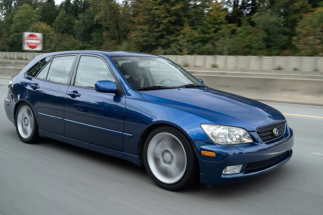 2002 Lexus IS 1st Gen - Image 23 of 31