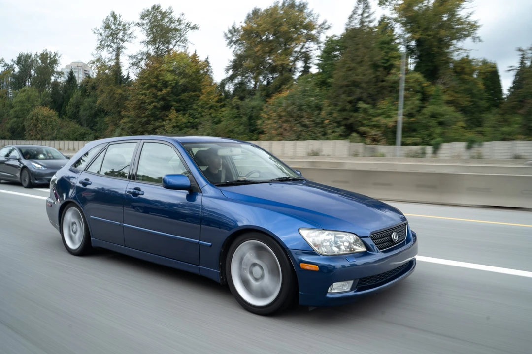 2002 Lexus IS 1st Gen - Image 16 of 31