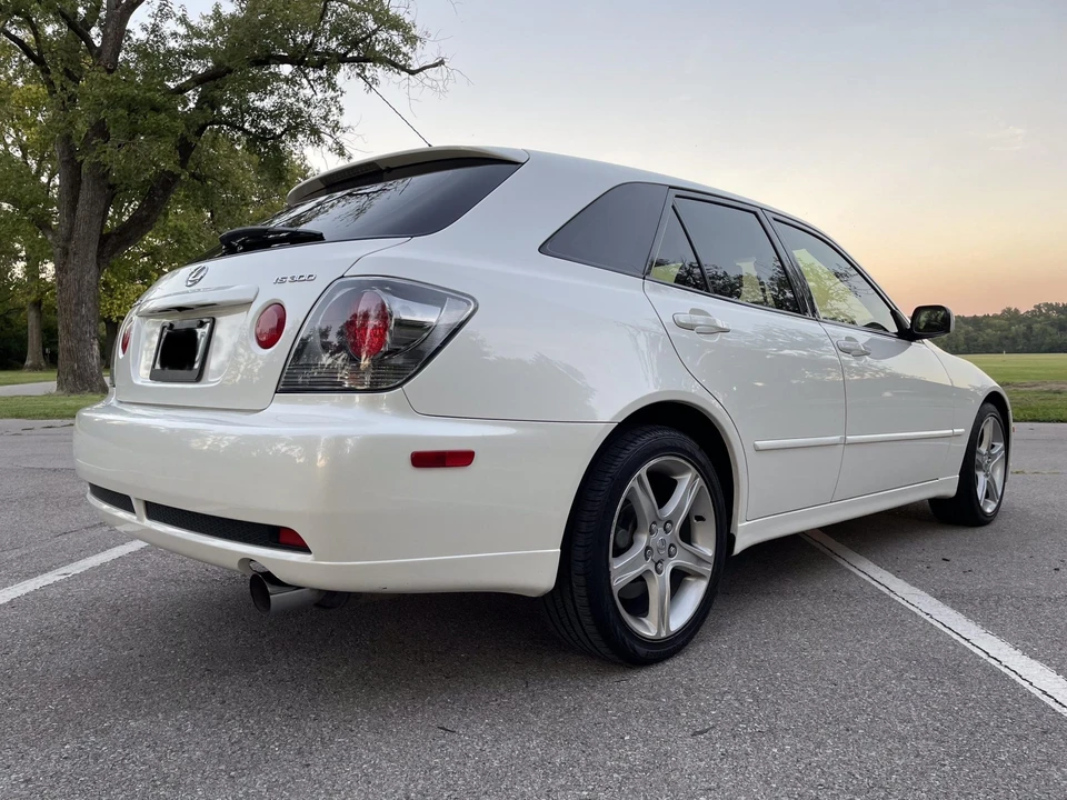 2002 Lexus IS 1st Gen - Image 20 of 31