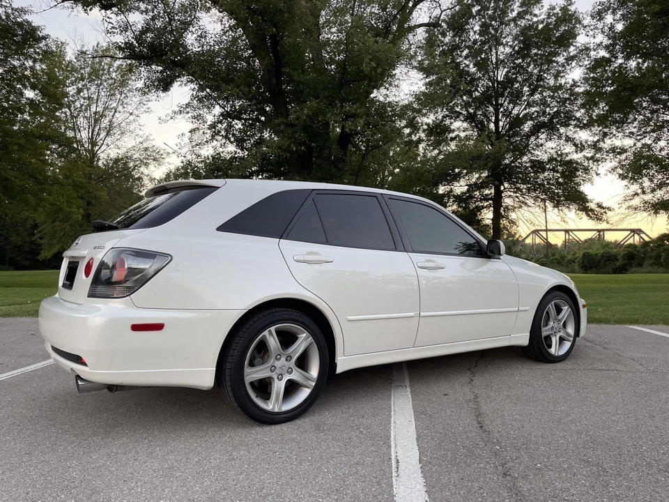 2002 Lexus IS 1st Gen - Image 22 of 31