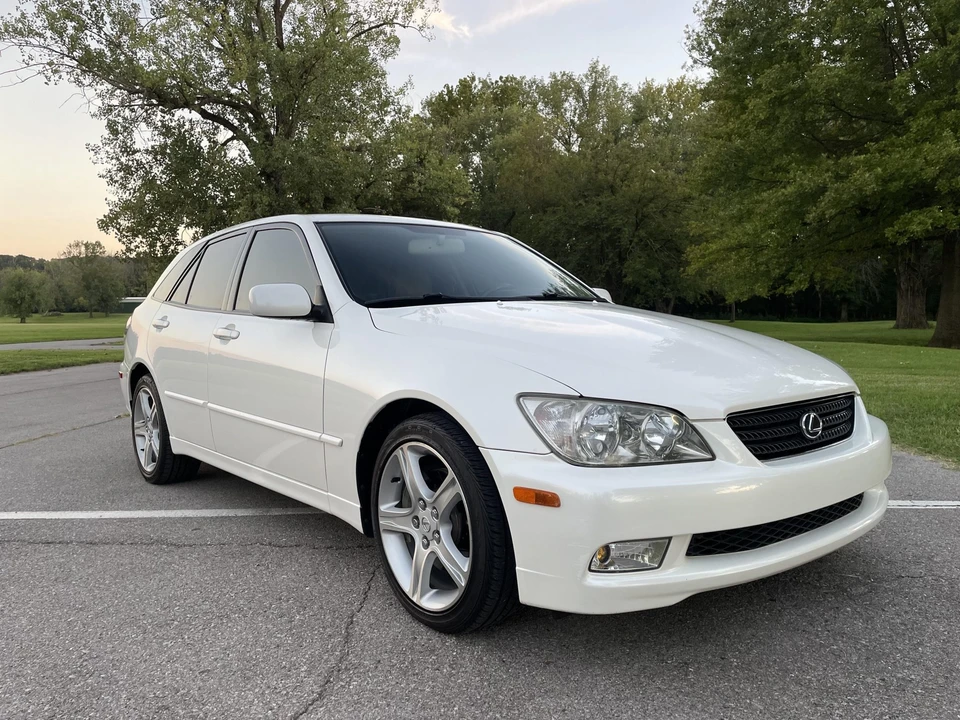 2002 Lexus IS 1st Gen - Image 24 of 31