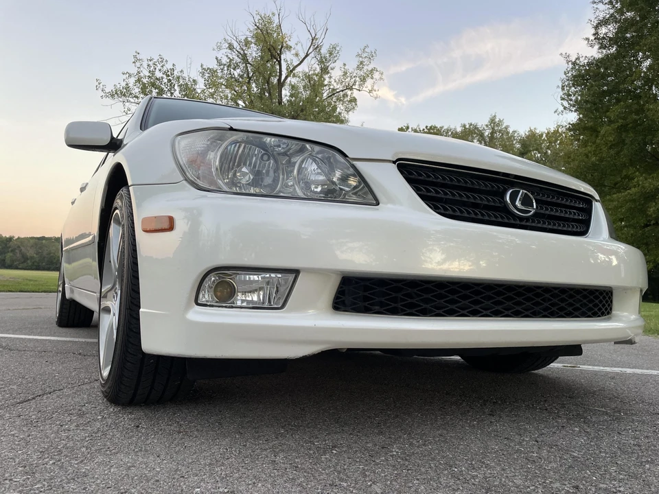 2002 Lexus IS 1st Gen - Image 26 of 31