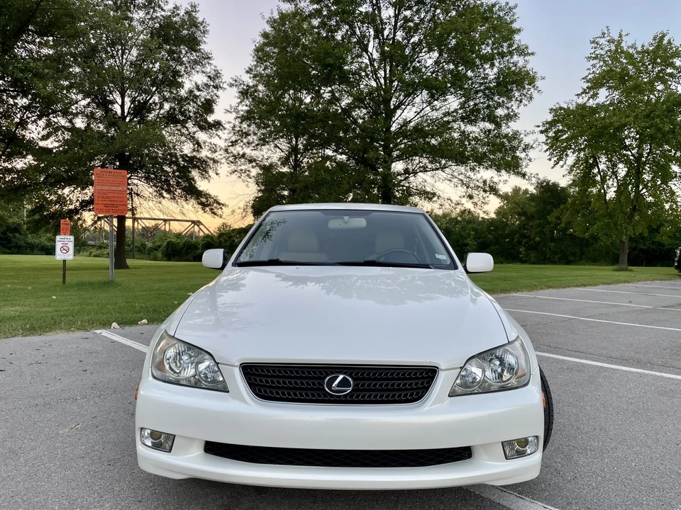 2002 Lexus IS 1st Gen - Image 28 of 31
