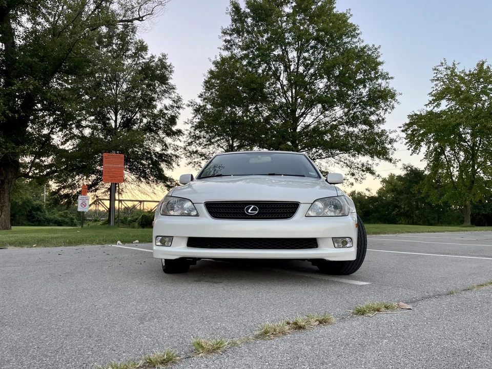 2002 Lexus IS 1st Gen - Image 29 of 31