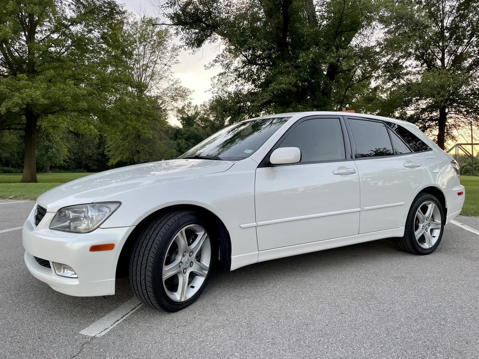 2002 Lexus IS 1st Gen - Image 8 of 31