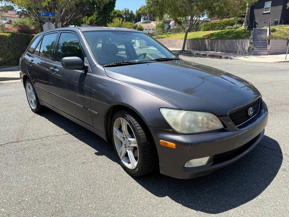 2002 Lexus IS 1st Gen - Image 10 of 13