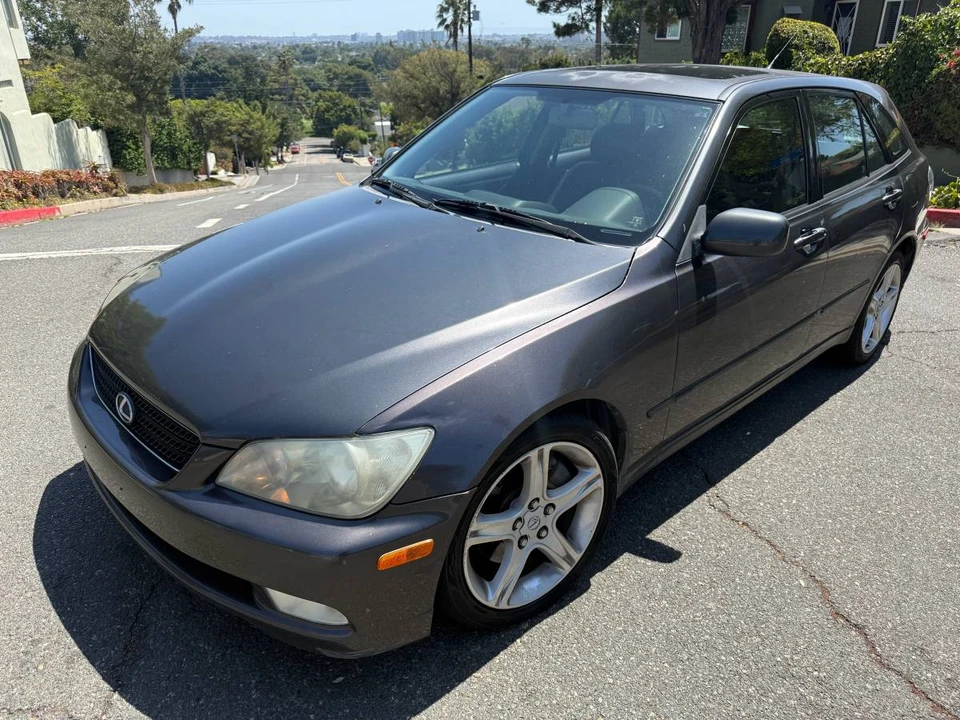 2002 Lexus IS 1st Gen - Image 2 of 13
