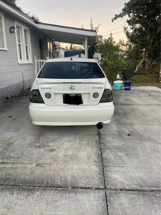 2002 Lexus IS 1st Gen - Image 2 of 7