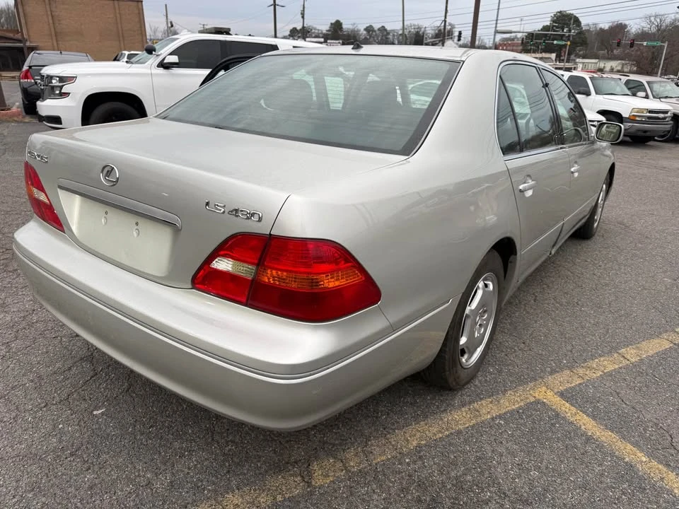 2002 Lexus LS 3rd Gen - Image 3 of 9