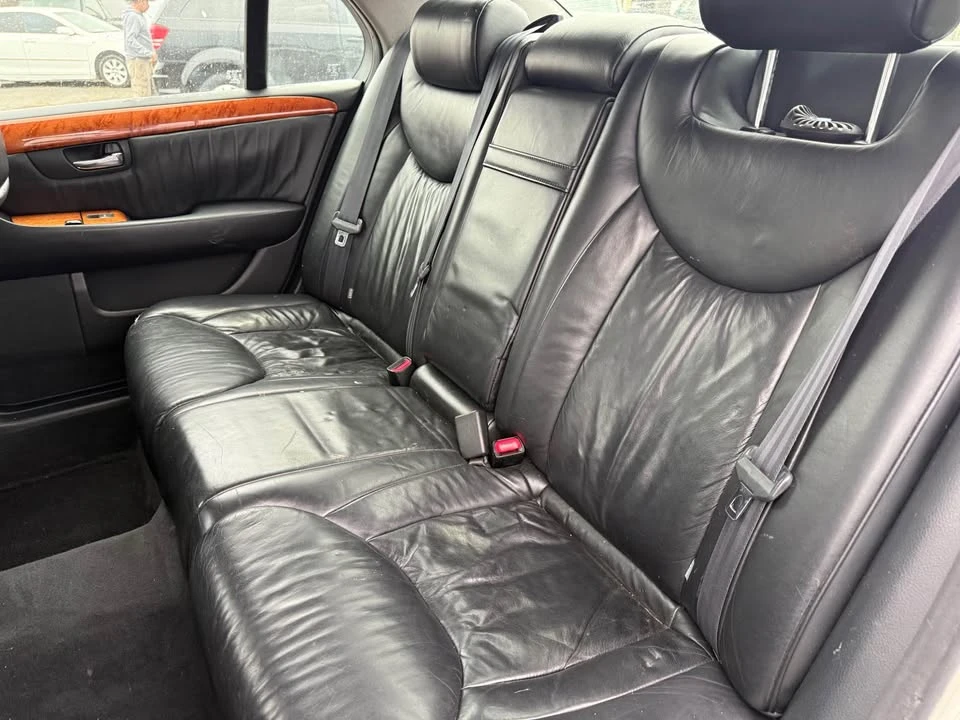2002 Lexus LS 3rd Gen - Image 6 of 9