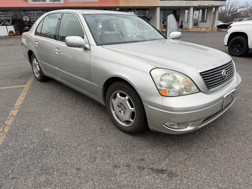 2002 Lexus LS 3rd Gen - Image 2 of 9