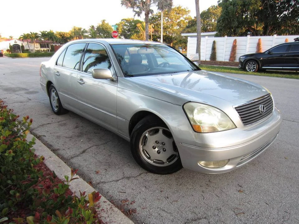 2002 Lexus LS 3rd Gen - Image 2 of 9