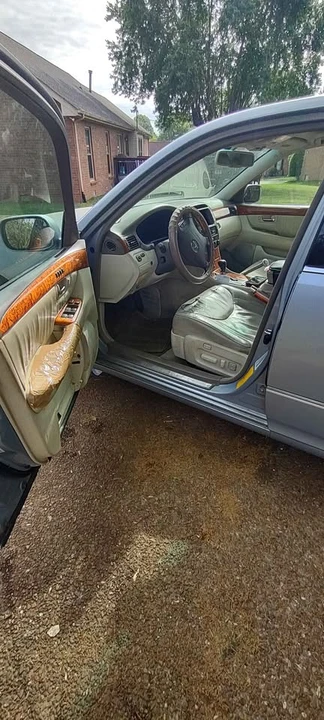 2002 Lexus LS 3rd Gen - Image 3 of 5