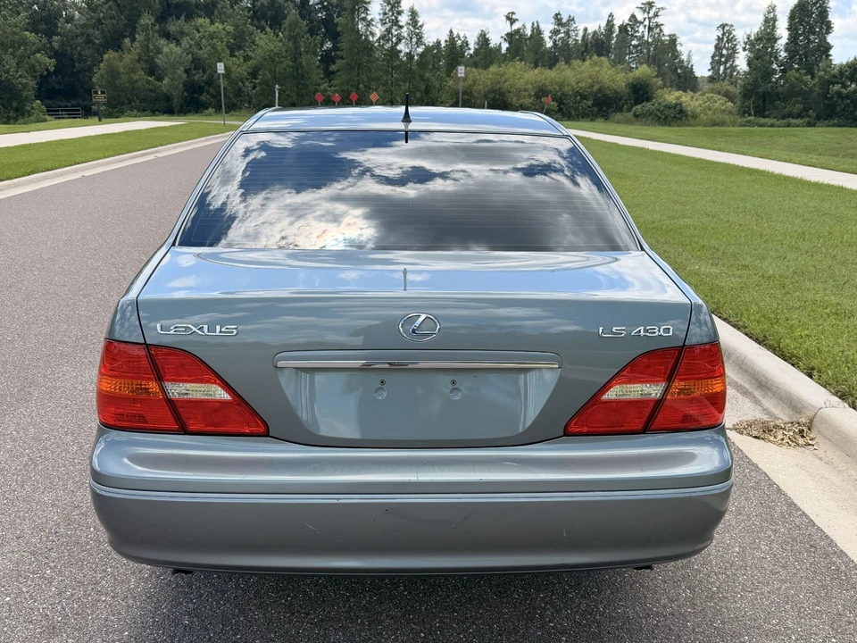 2002 Lexus LS 3rd Gen - Image 4 of 31