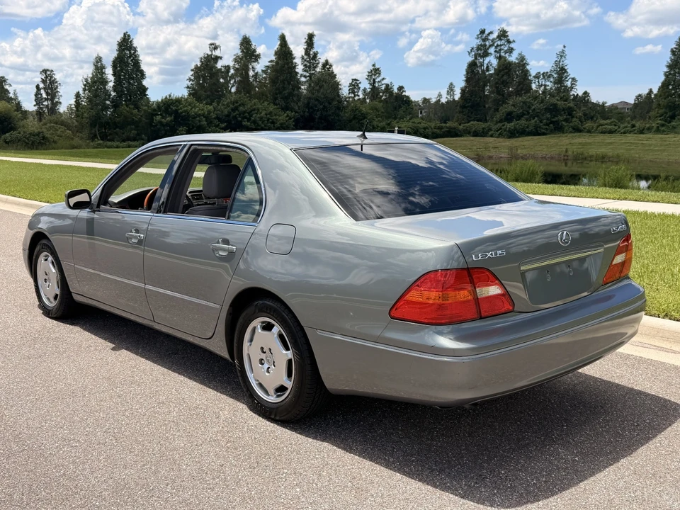 2002 Lexus LS 3rd Gen - Image 3 of 31