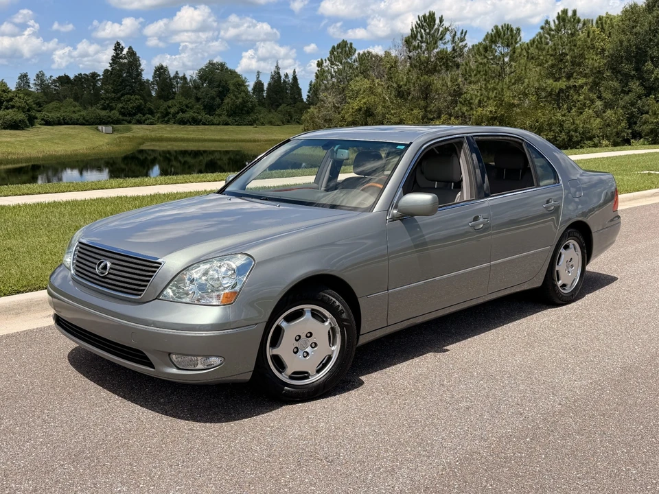2002 Lexus LS 3rd Gen - Image 9 of 31