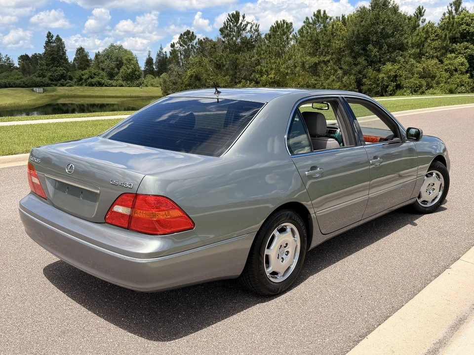 2002 Lexus LS 3rd Gen - Image 5 of 31