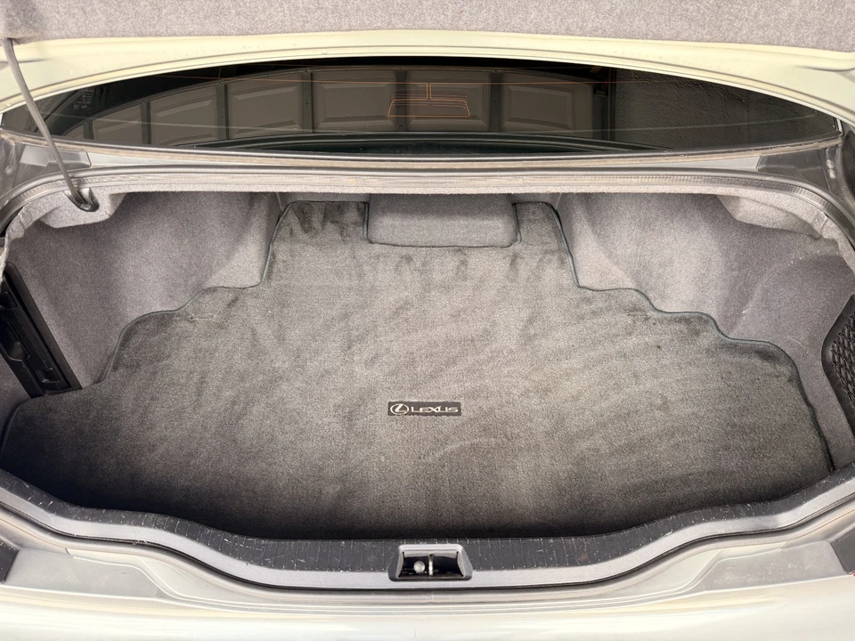 2002 Lexus LS 3rd Gen - Image 21 of 31