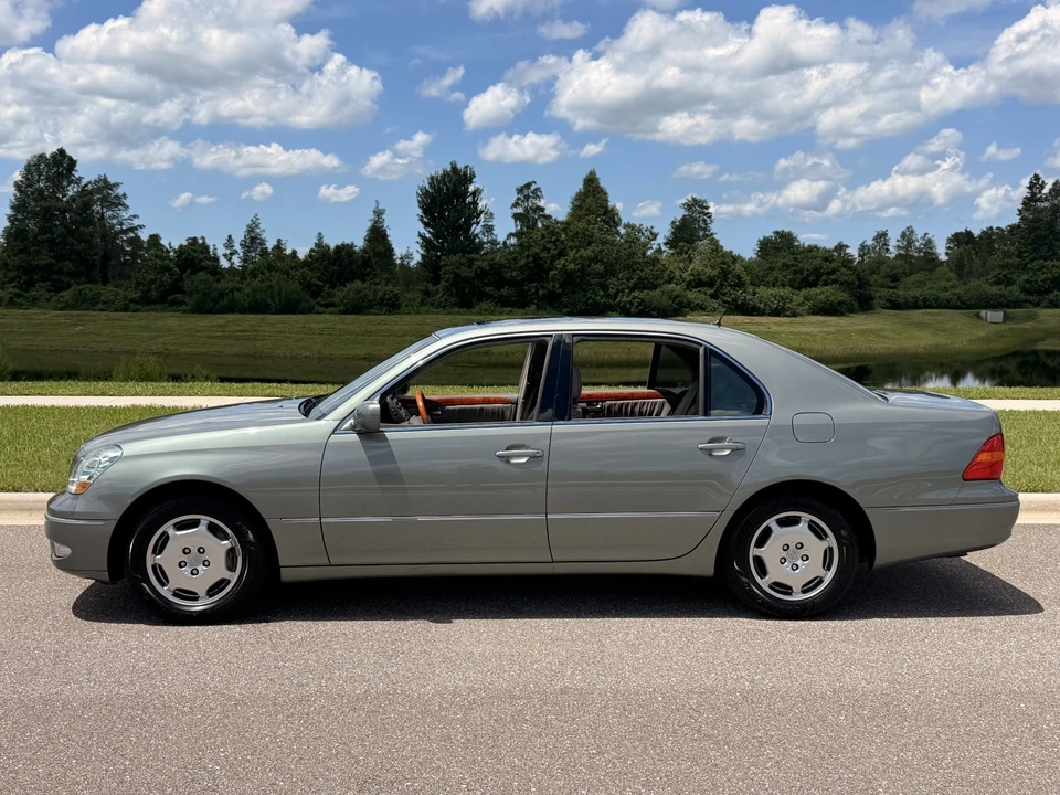 2002 Lexus LS 3rd Gen - Image 2 of 31