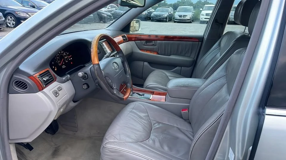 2002 Lexus LS 3rd Gen - Image 2 of 7
