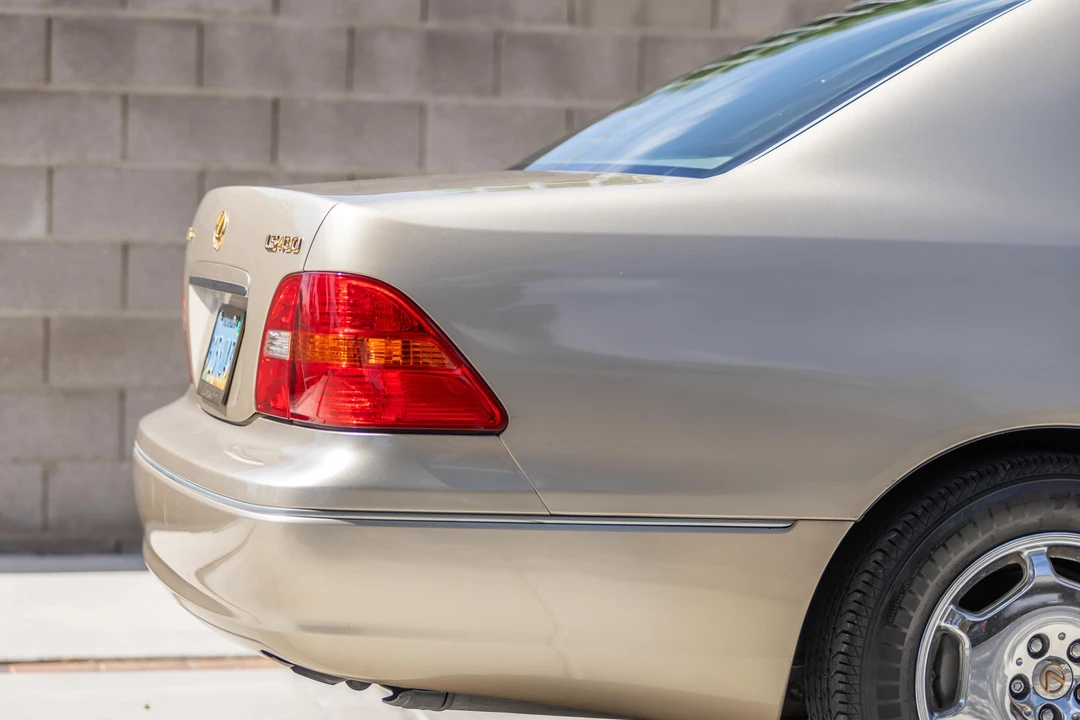 2002 Lexus LS 3rd Gen - Image 28 of 31
