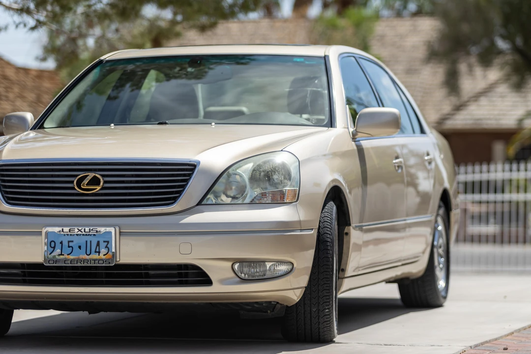 2002 Lexus LS 3rd Gen - Image 13 of 31