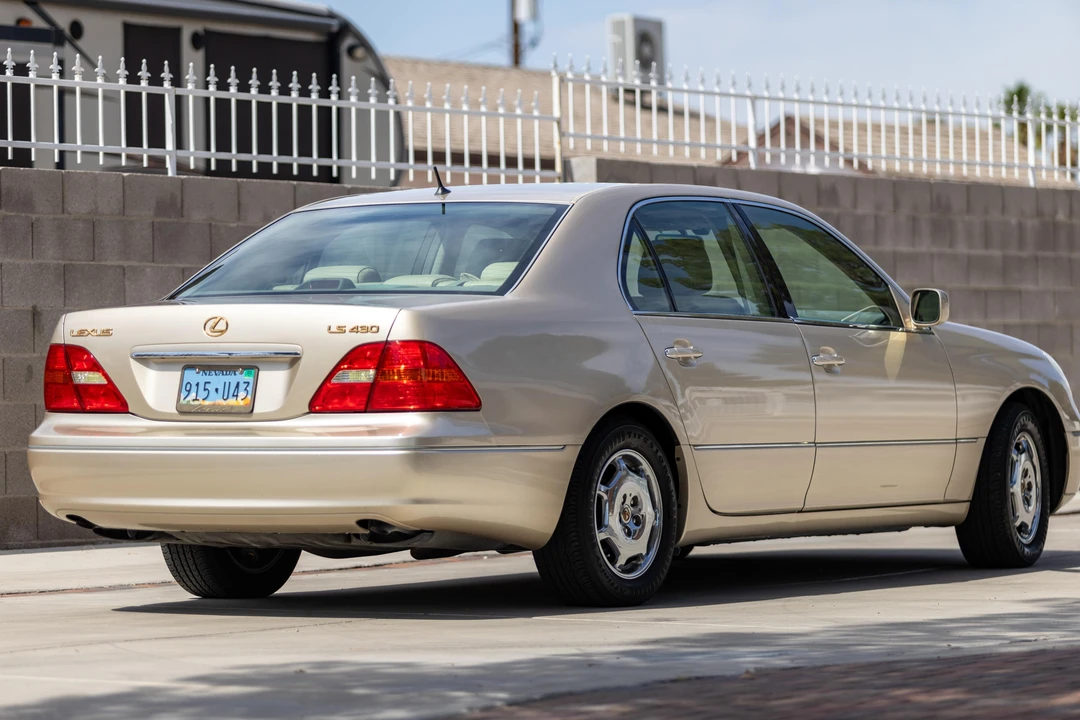 2002 Lexus LS 3rd Gen - Image 8 of 31