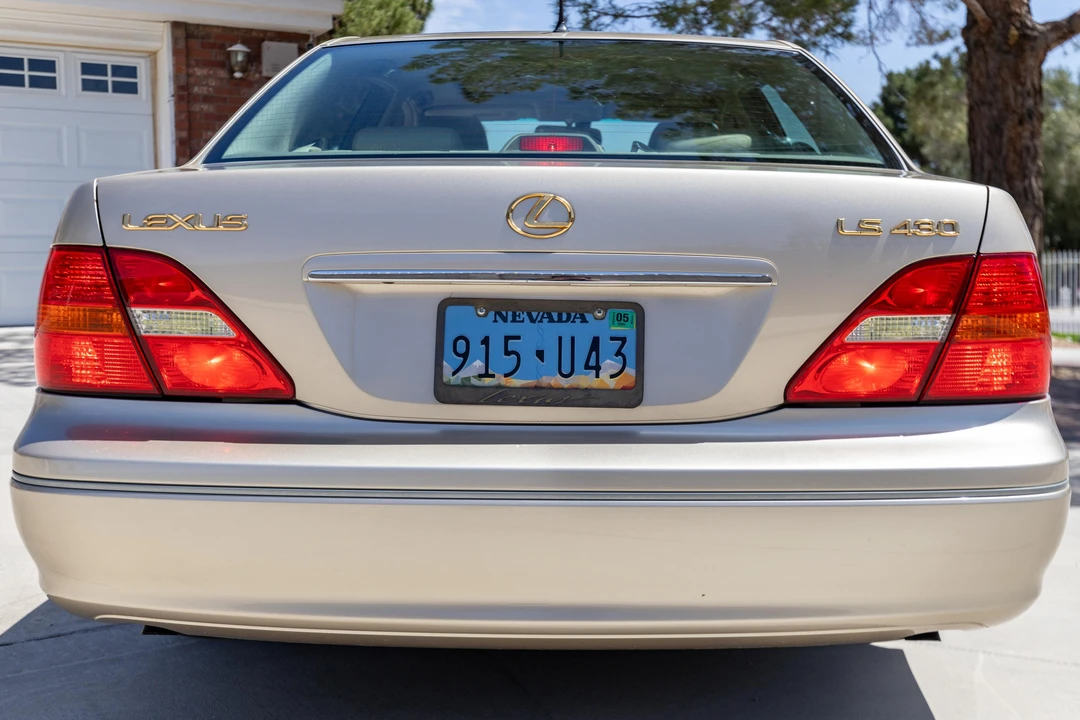2002 Lexus LS 3rd Gen - Image 20 of 31