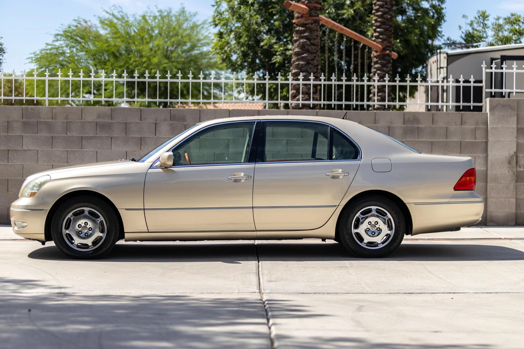 2002 Lexus LS 3rd Gen - Image 7 of 31