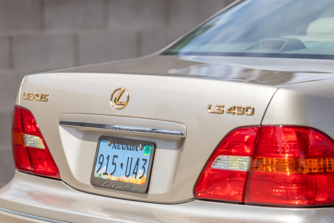2002 Lexus LS 3rd Gen - Image 21 of 31