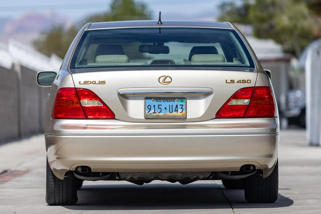 2002 Lexus LS 3rd Gen - Image 5 of 31