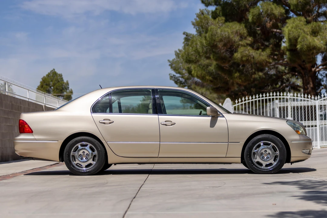 2002 Lexus LS 3rd Gen - Image 3 of 31