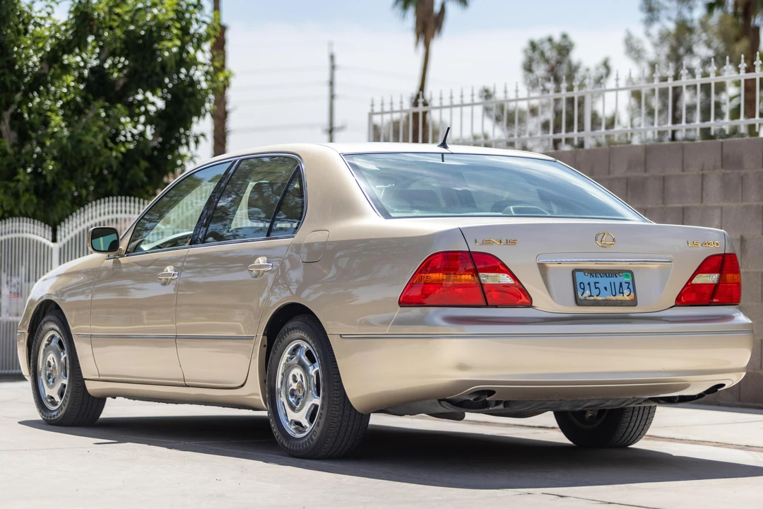 2002 Lexus LS 3rd Gen - Image 4 of 31