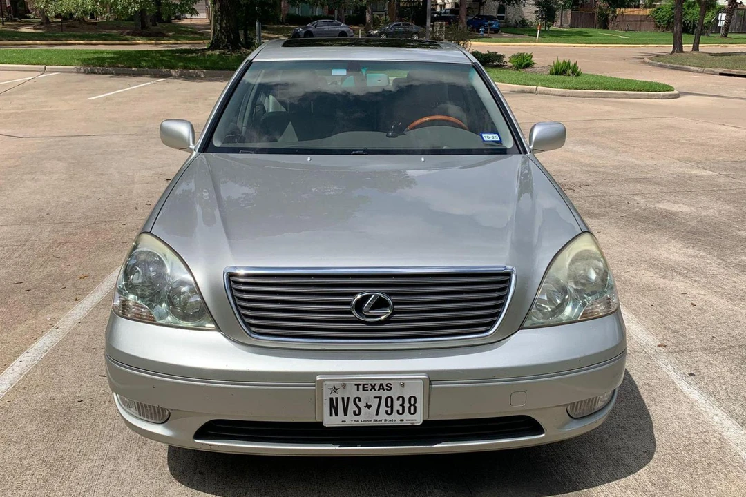 2002 Lexus LS 3rd Gen - Image 2 of 31