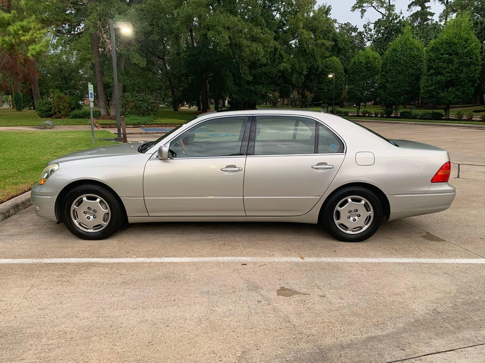 2002 Lexus LS 3rd Gen - Image 8 of 31
