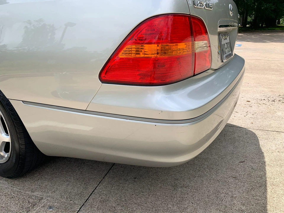 2002 Lexus LS 3rd Gen - Image 25 of 31