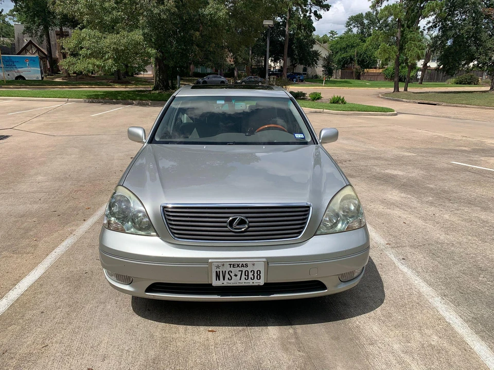 2002 Lexus LS 3rd Gen - Image 6 of 31