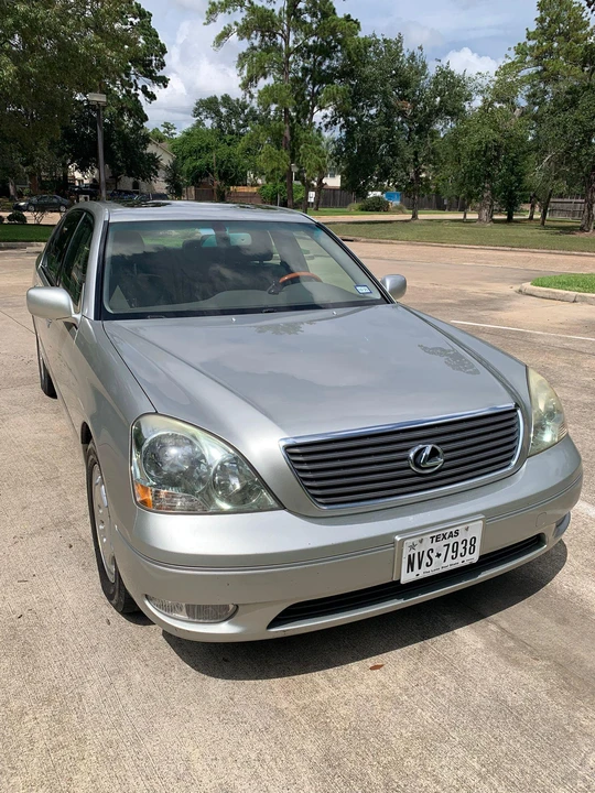 2002 Lexus LS 3rd Gen - Image 11 of 31