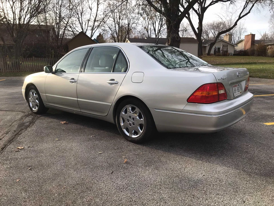 2002 Lexus LS 3rd Gen - Image 14 of 31