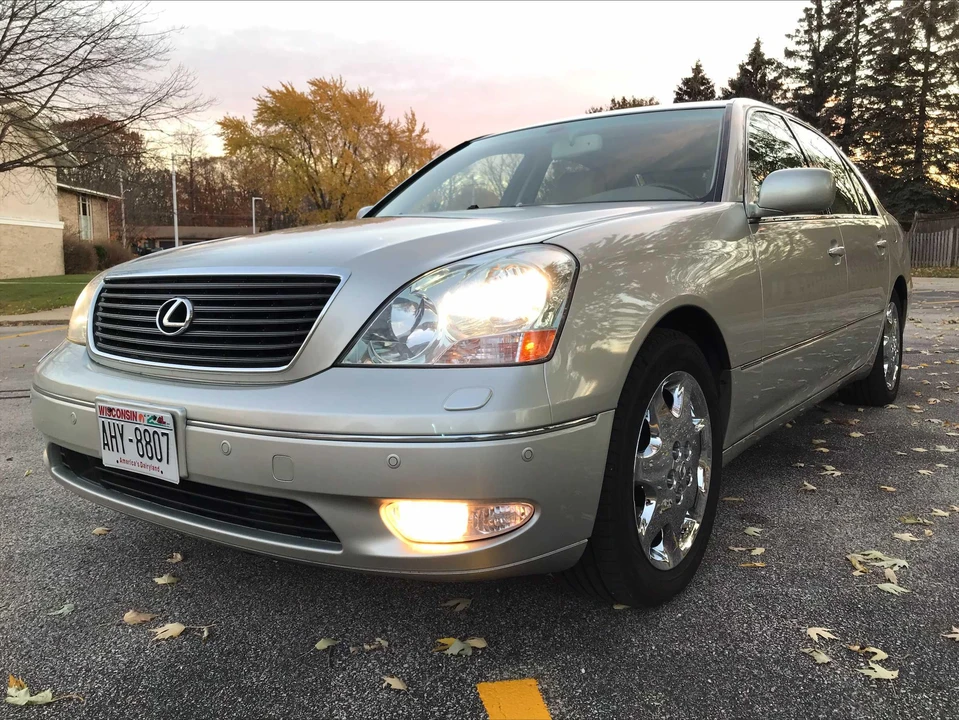 2002 Lexus LS 3rd Gen - Image 8 of 31