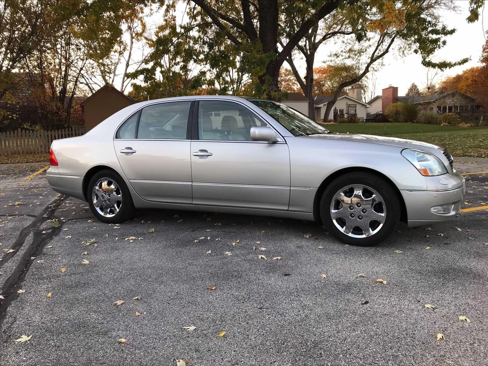 2002 Lexus LS 3rd Gen - Image 22 of 31
