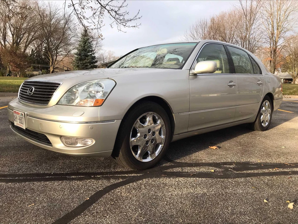 2002 Lexus LS 3rd Gen - Image 10 of 31
