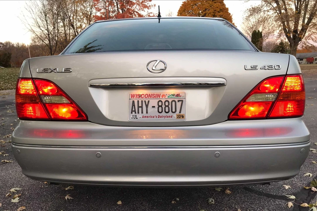 2002 Lexus LS 3rd Gen - Image 5 of 31
